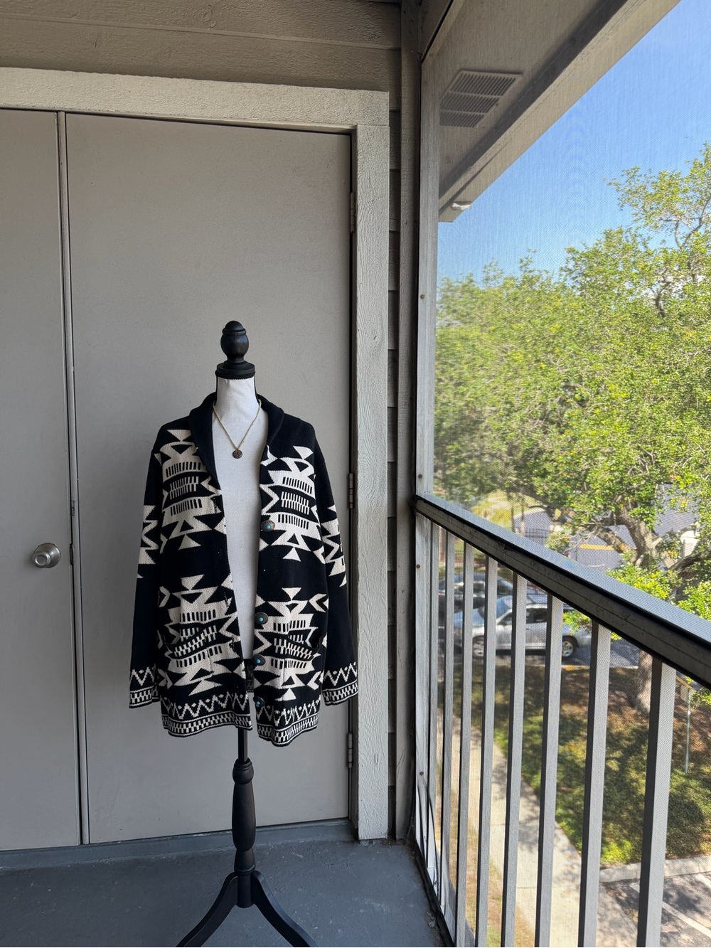 Cotton & Rye Women’s Southwestern Print Cardigan Black White